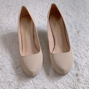 Vepose New York nude seam toe heels size 10